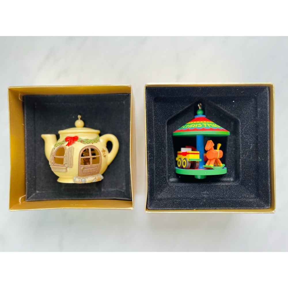 Set Of 2 Vintage Hallmark Tree Trimmer Ornaments 1980 Teapot & 1978 Carousel - Picture 1 of 13